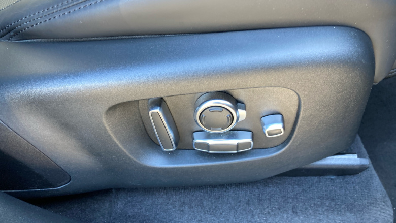 Land Rover Range Rover Velar 2.0 D200 MHEV Dynamic HSE 5dr Auto Diesel Estate